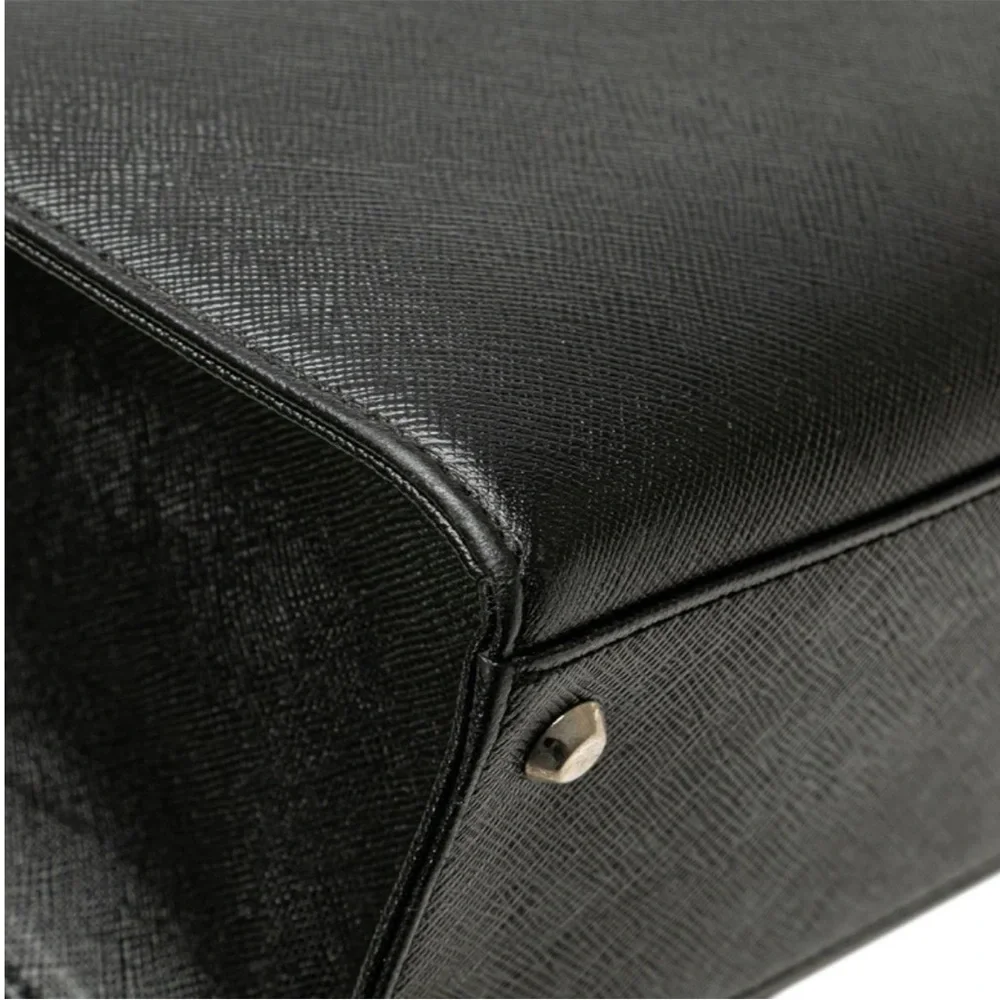 Burberry Black Textured Handbag - Picture 5 of 11